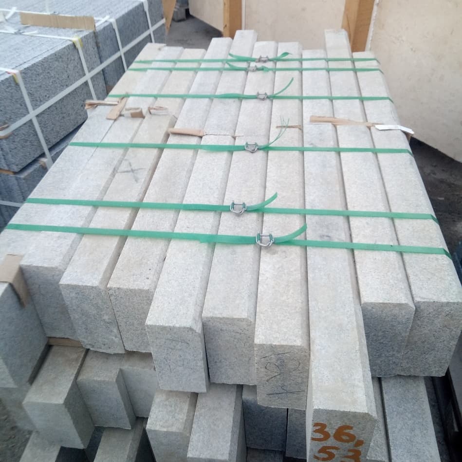 гранитный бордюрный камень